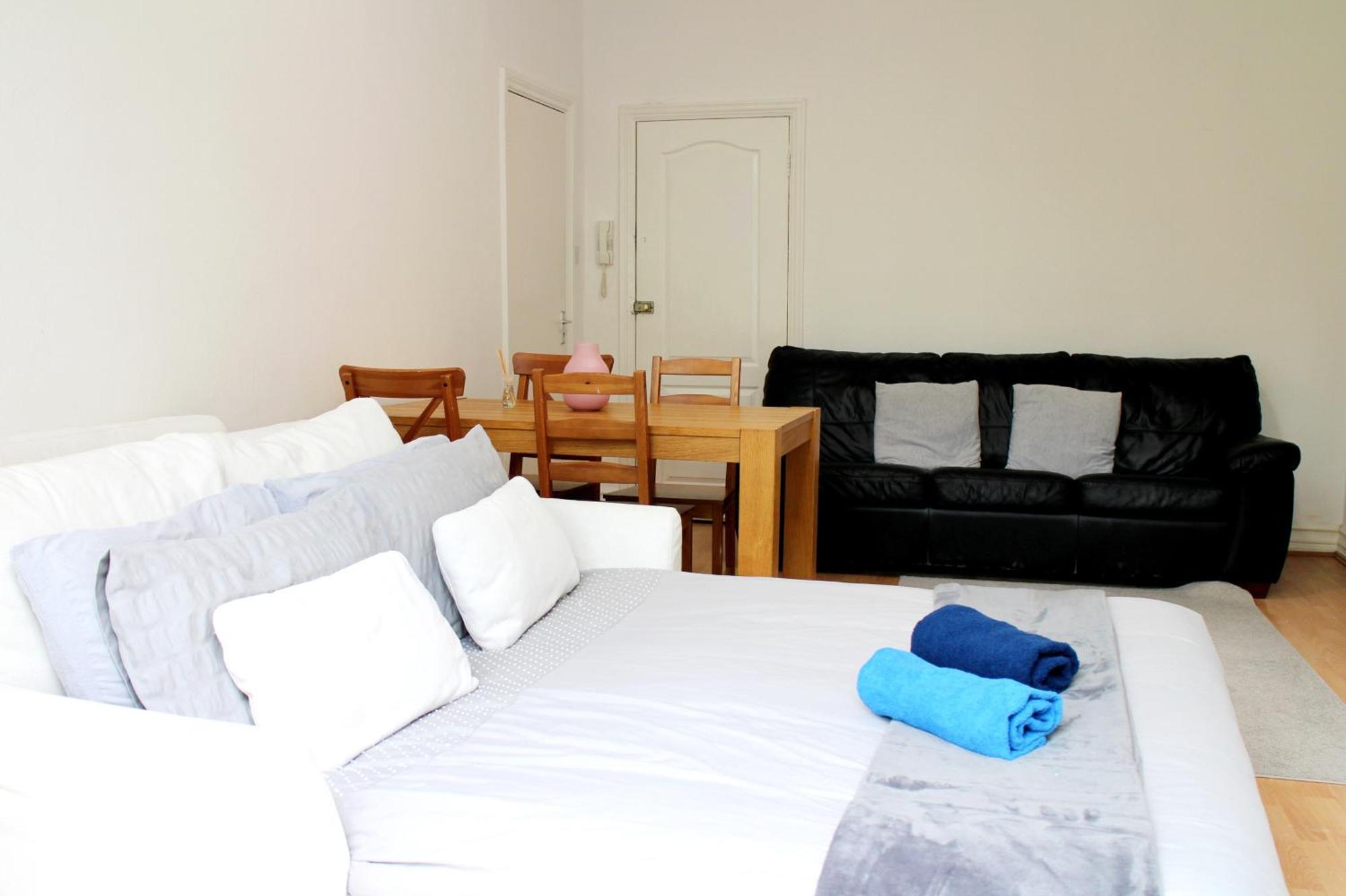 Large Garden Apartment On Golders Green High Road Λονδίνο Εξωτερικό φωτογραφία