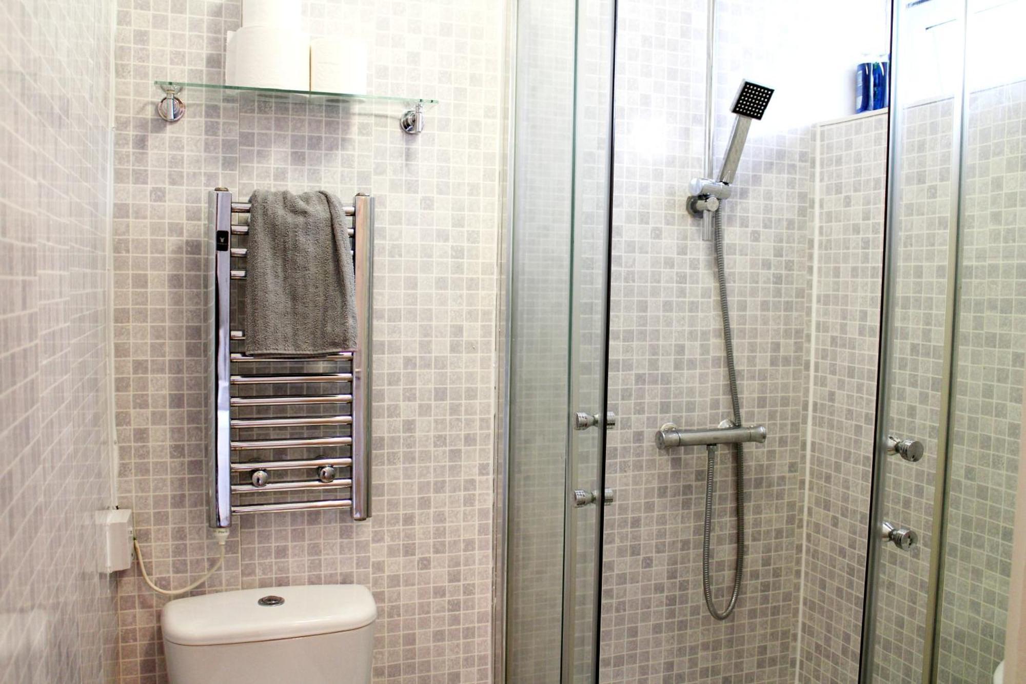 Large Garden Apartment On Golders Green High Road Λονδίνο Εξωτερικό φωτογραφία